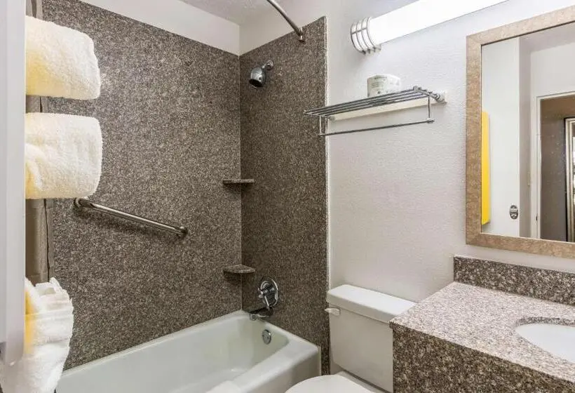 身障者適用スタンダードルーム, Motel 6petersburg, Va  Fort Lee
