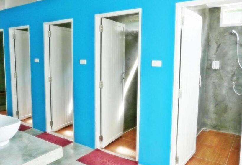 Кровать в Общей Комнате, Glur Hostel