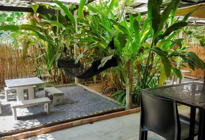 Семейный Номер, Glur Hostel