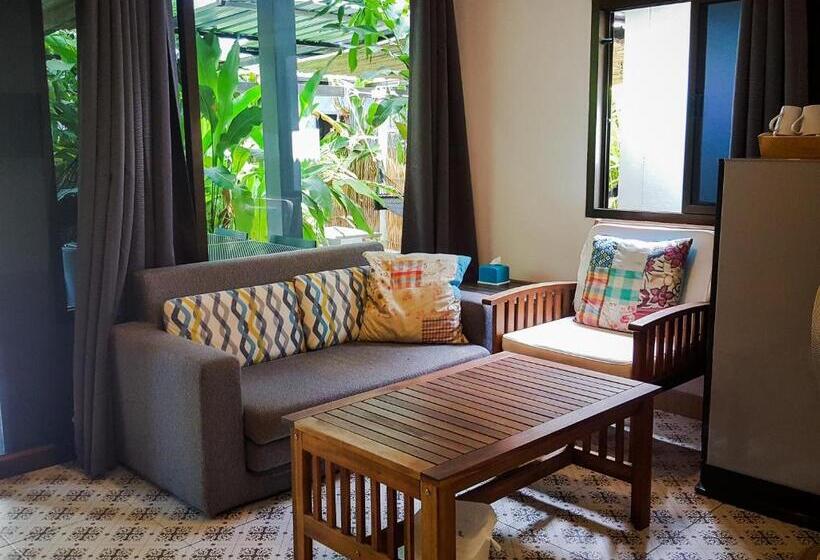 Семейный Номер, Glur Hostel