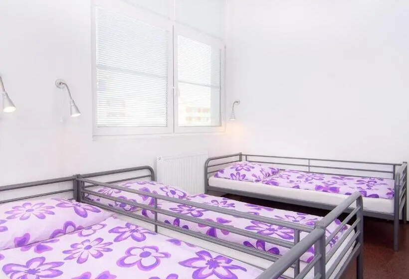 Standard Kolmen Hengen Huone, Hostel Bohemia