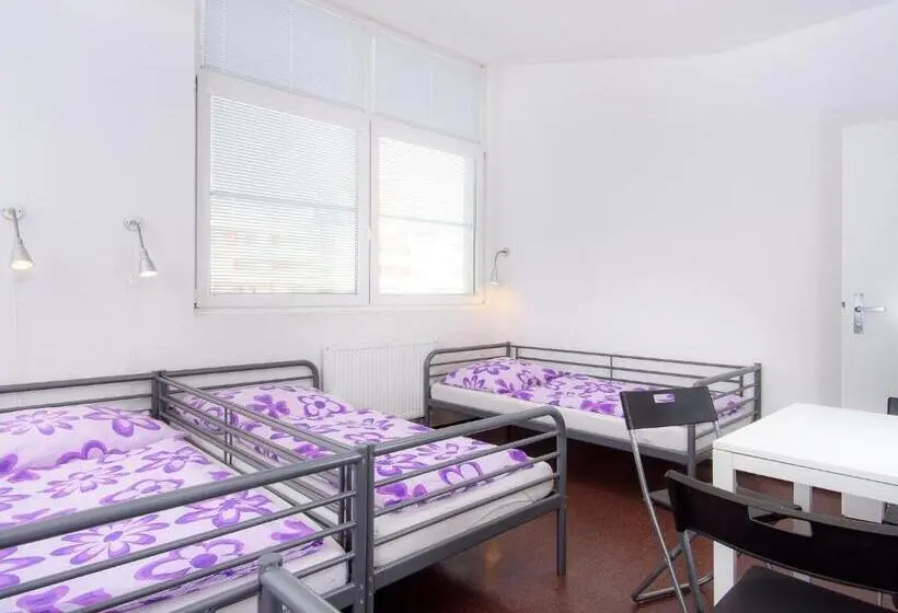 Standard Kolmen Hengen Huone, Hostel Bohemia
