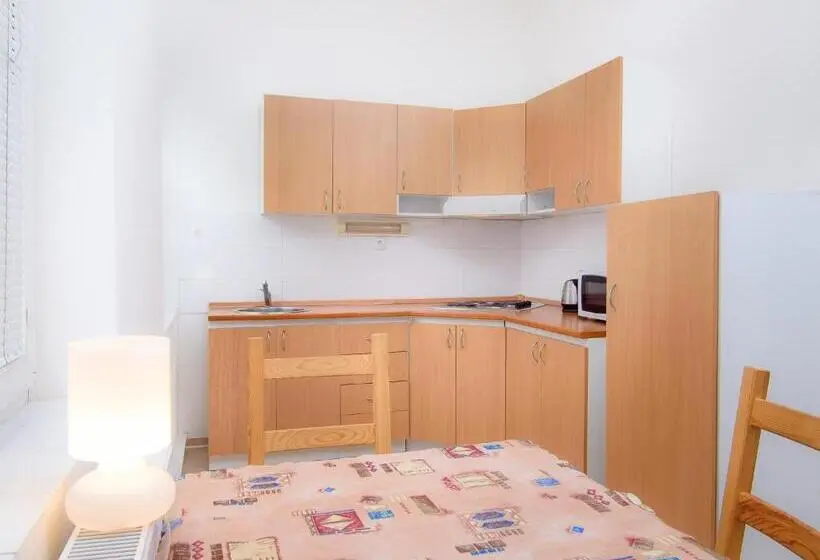 Standard Kolmen Hengen Huone, Hostel Bohemia