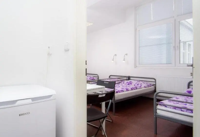 Standard Neljän Hengen Huone, Hostel Bohemia