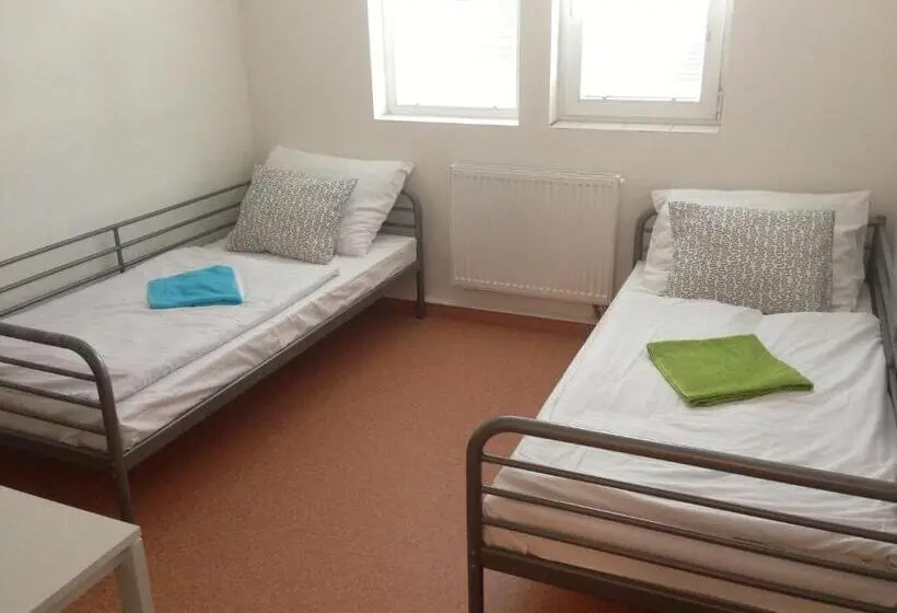Vuode Makuusalissa, Hostel Bohemia