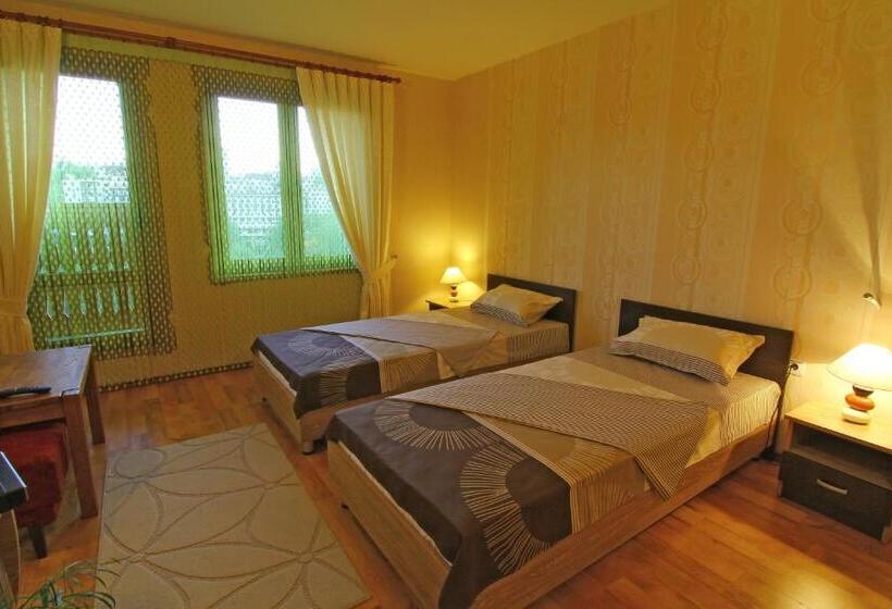 标准间带阳台, Asenevtsi