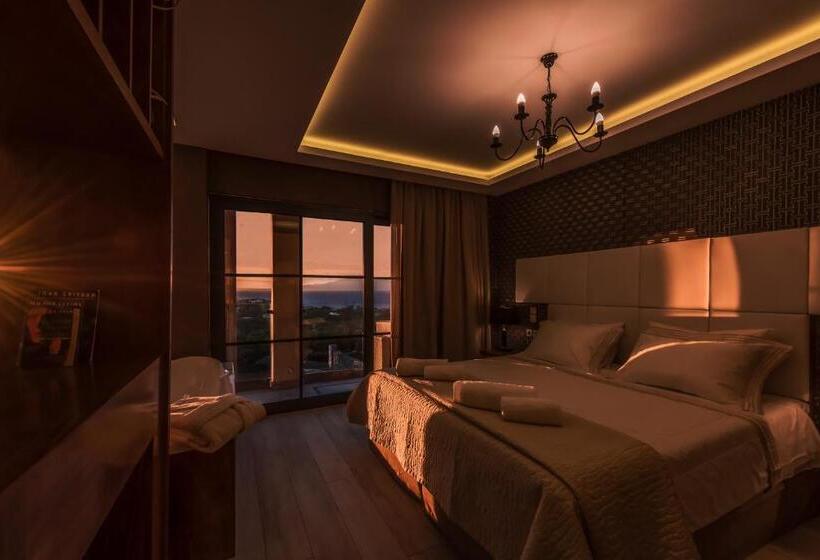 Люкс Панорамный Вид, Elegance Luxury Executive Suites  Adults Only