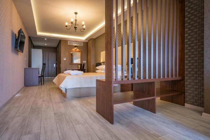 Люкс Повышенной Комфортности, Elegance Luxury Executive Suites  Adults Only