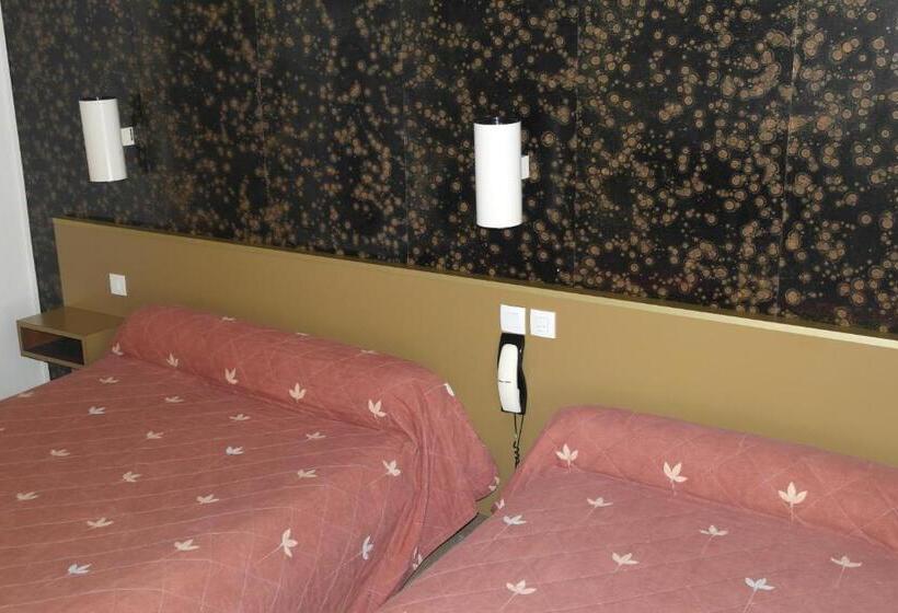 スーペリアールーム, Hôtel Restaurant Des Lys