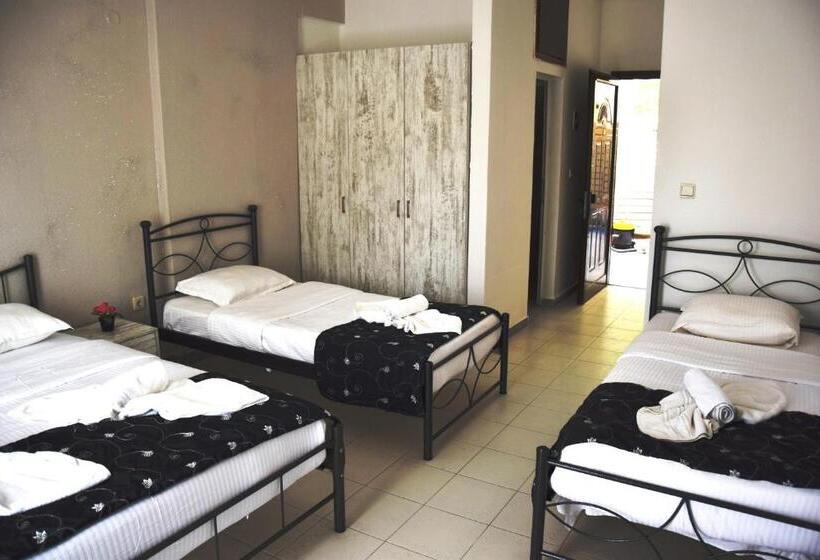 패밀리 룸, Jenny