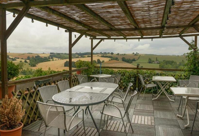 스탠다드 테라스 룸, Logis Hotels Le Relais Des Deux Vallées Hôtel Et Restaurant