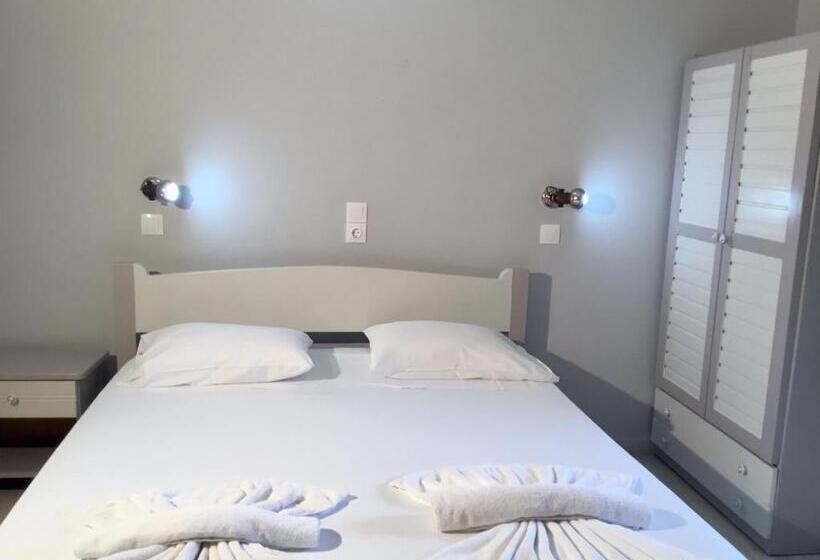 استودیوی استاندارد با تخت دوبل, Plubis Studios