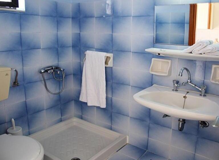 استودیوی استاندارد با تخت دوبل, Plubis Studios