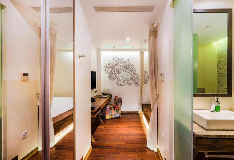 اتاق لوکس, The Daulat By Hotel Calmo