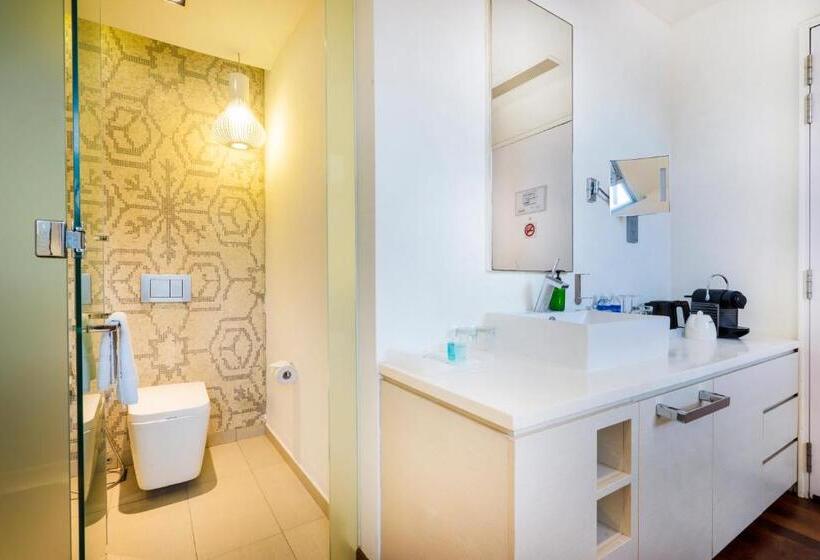 اتاق استاندارد با بالکن, The Daulat By Hotel Calmo