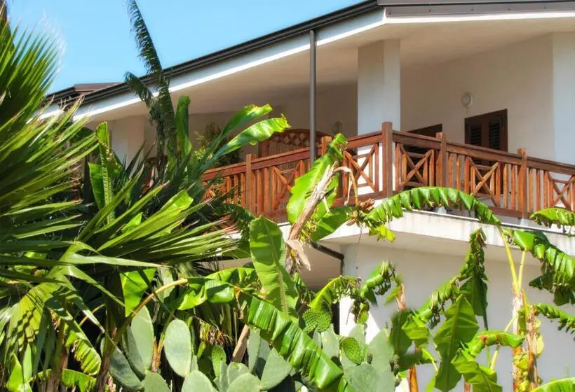 اتاق استاندارد با چشم‌انداز باغ, Tonicello Hotel Resort & Spa