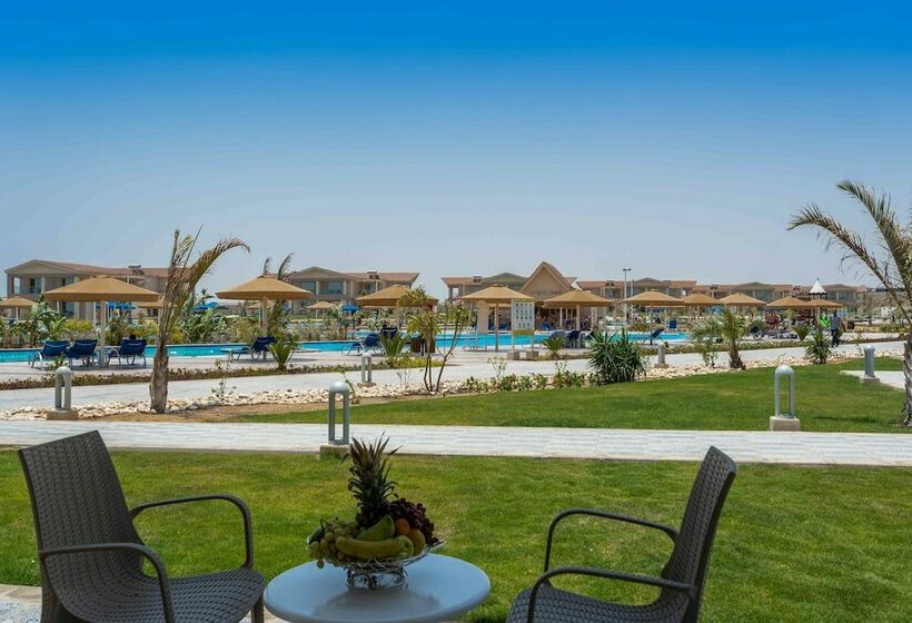 اتاق لوکس سه تخته, Pickalbatros Sea World Resort   Marsa Alam  Aqua Park
