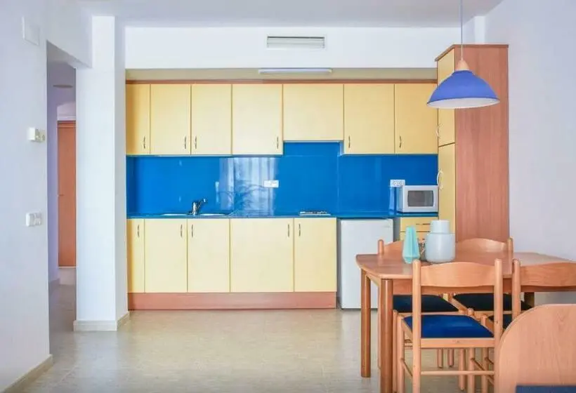 家族用アパートメント, Beatrix 2000 - Caliu Apartments