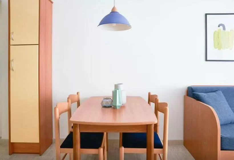家族用アパートメント, Beatrix 2000 - Caliu Apartments