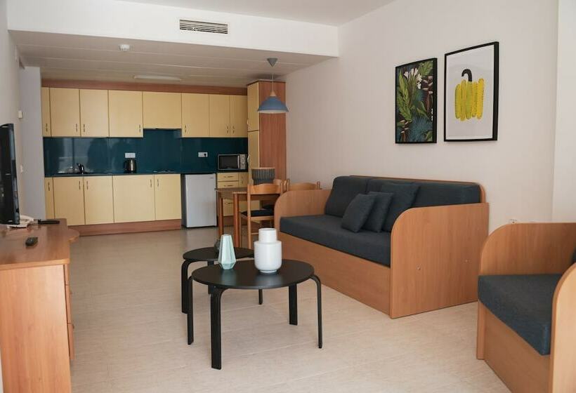 آپارتمان خانوادگی, Beatrix 2000 - Caliu Apartments