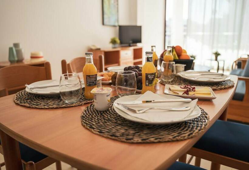 家族用アパートメント, Beatrix 2000 - Caliu Apartments