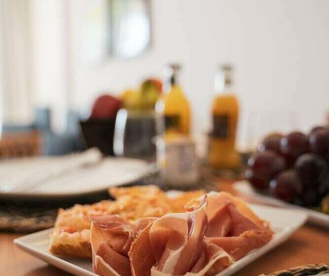 家族用アパートメント, Beatrix 2000 - Caliu Apartments