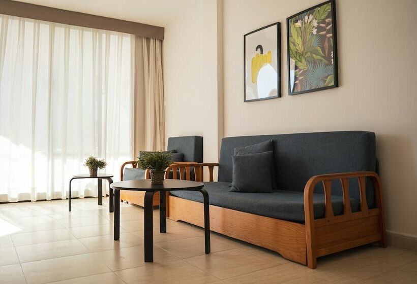 آپارتمان خانوادگی, Beatrix 2000 - Caliu Apartments
