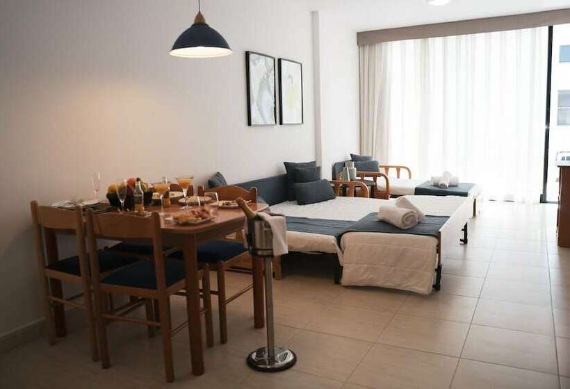 آپارتمان خانوادگی, Beatrix 2000 - Caliu Apartments