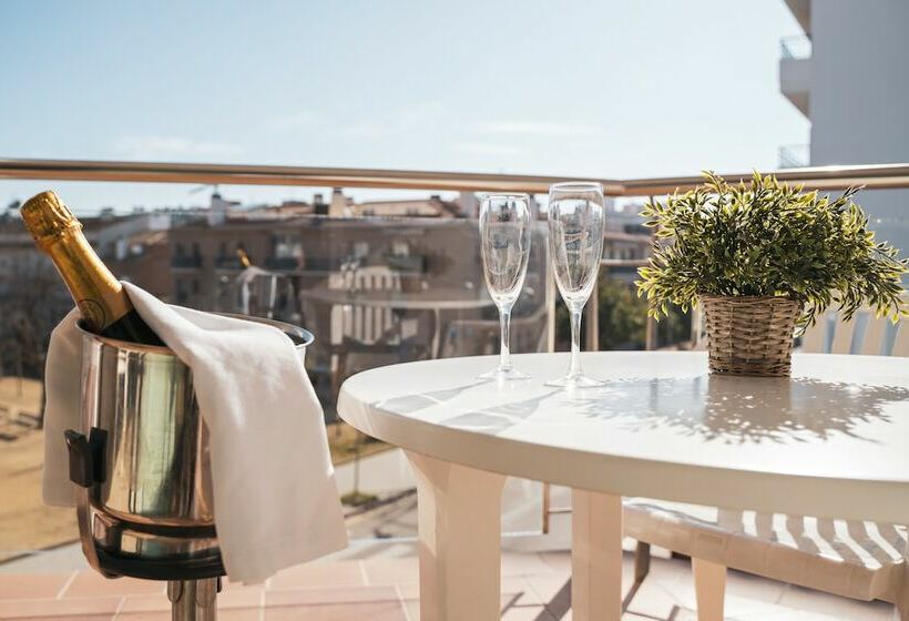 家族用アパートメント, Beatrix 2000 - Caliu Apartments