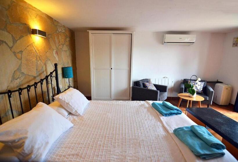 غرفة قياسية مطلّة علي حمام السباحة, Casa Mallarenga Rooms