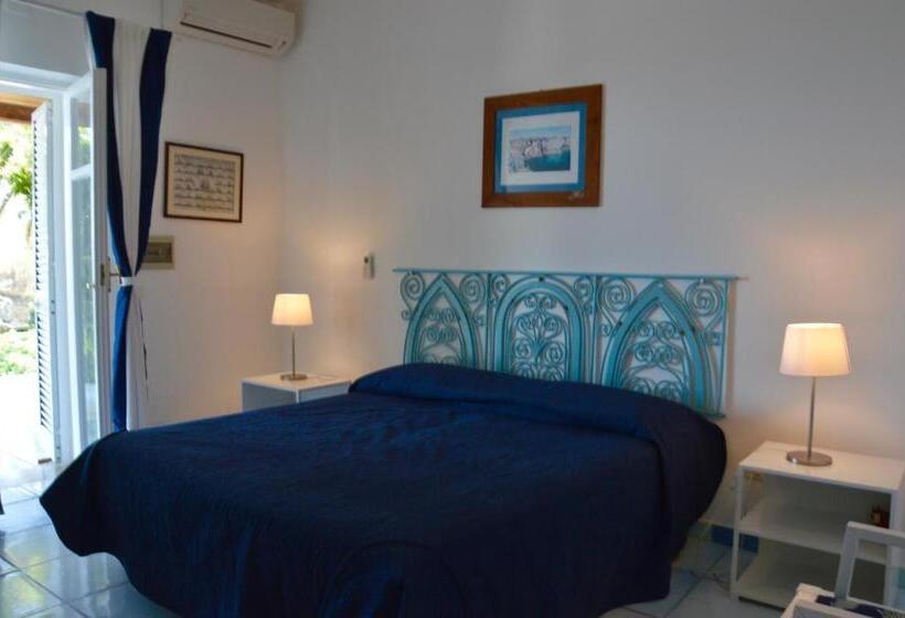 غرفة قياسية مطلّة علي البحر, Agave E Ginestra