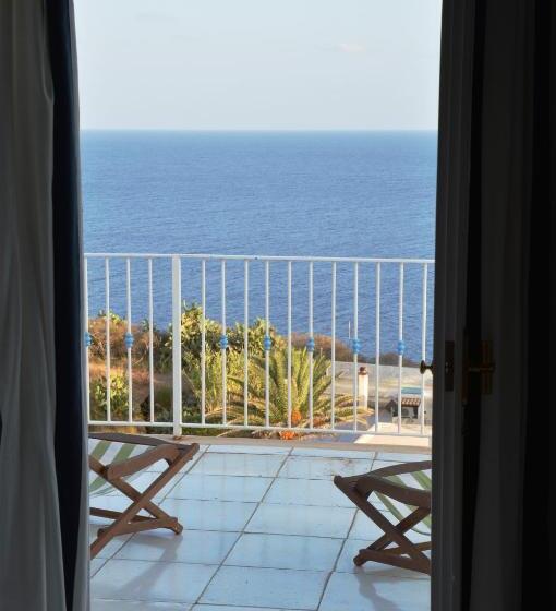 غرفة سوبيريور مطلّة علي البحر, Agave E Ginestra