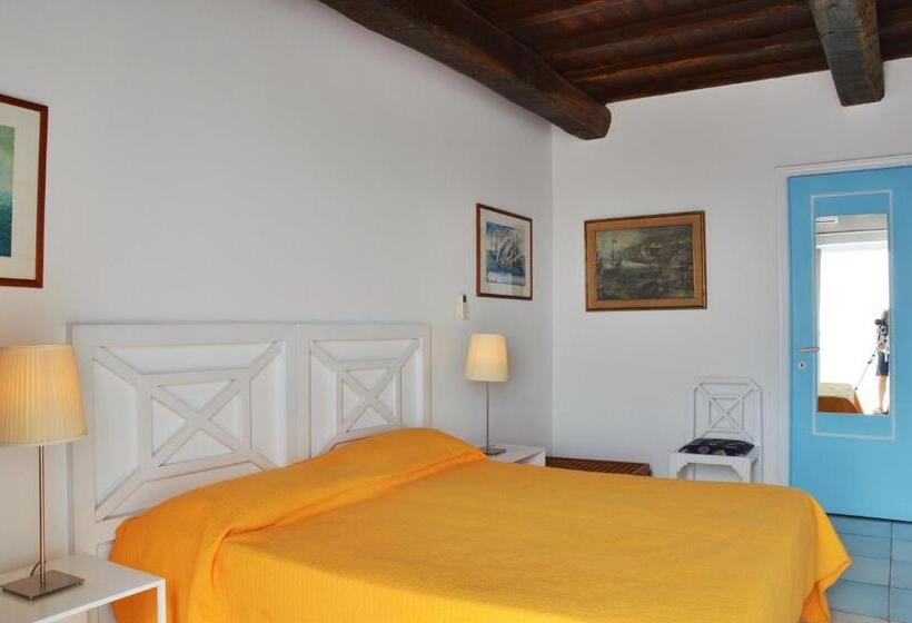 غرفة سوبيريور مطلّة علي البحر, Agave E Ginestra