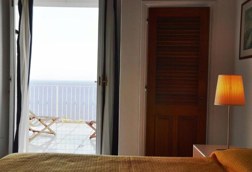 غرفة سوبيريور مطلّة علي البحر, Agave E Ginestra