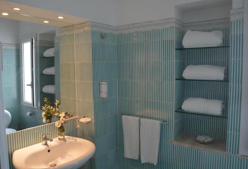 غرفة عائلية, Agave E Ginestra