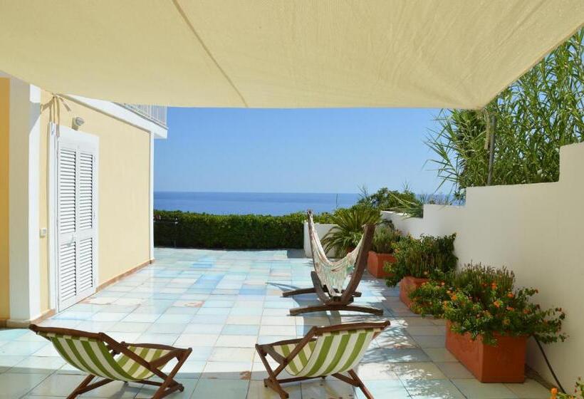 غرفة عائلية, Agave E Ginestra