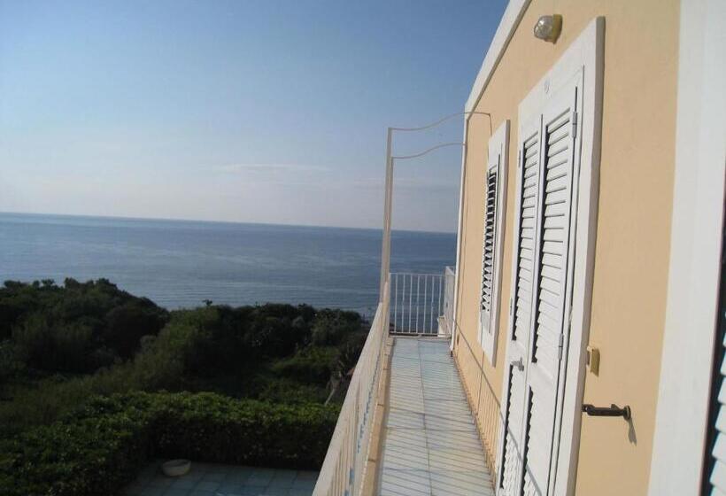 غرفة قياسية مطلّة علي البحر, Agave E Ginestra