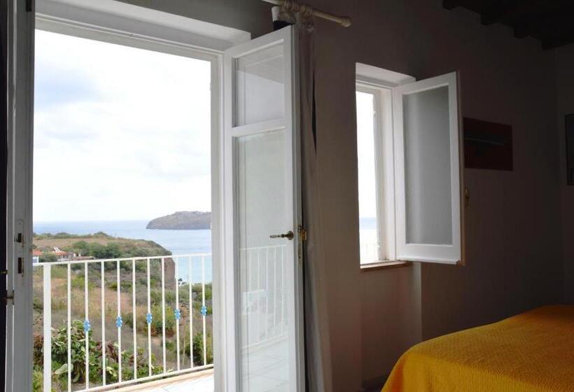 غرفة قياسية مطلّة علي البحر, Agave E Ginestra