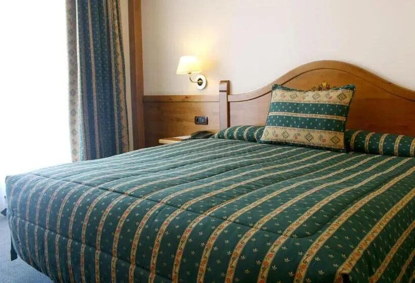 اتاق استاندارد با چشم‌انداز کوهستان, Sport Hotel Village