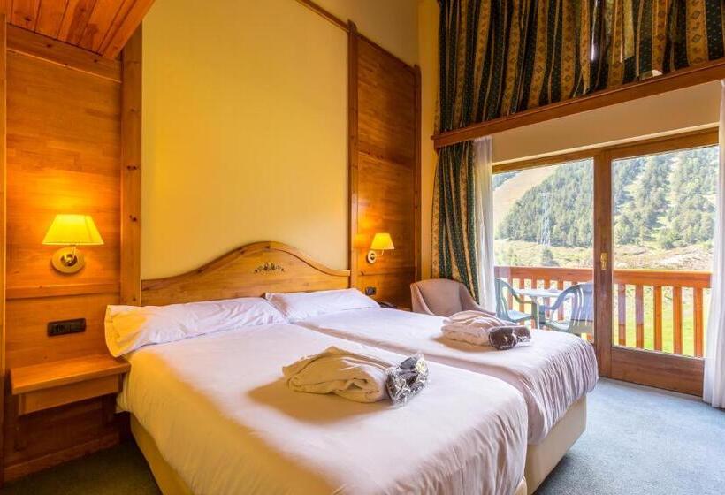 اتاق استاندارد با چشم‌انداز کوهستان, Sport Hotel Village