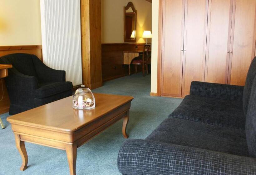 سوییت جونیور, Sport Hotel Village