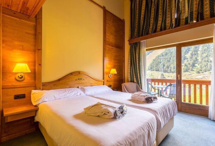 اتاق استاندارد با چشمانداز کوهستان, Sport Hotel Village