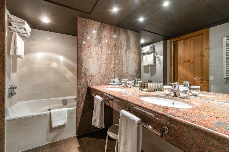 سوییت جونیور, Sport Hotel Village