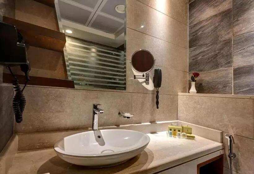 سوئیت دلوکس 2 خوابه, Rose Park Hotel   Al Barsha, Opposite Metro Station