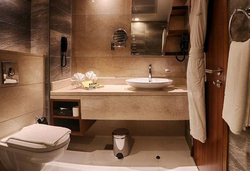 اتاق لوکس با تخت بزرگ, Rose Park Hotel   Al Barsha, Opposite Metro Station