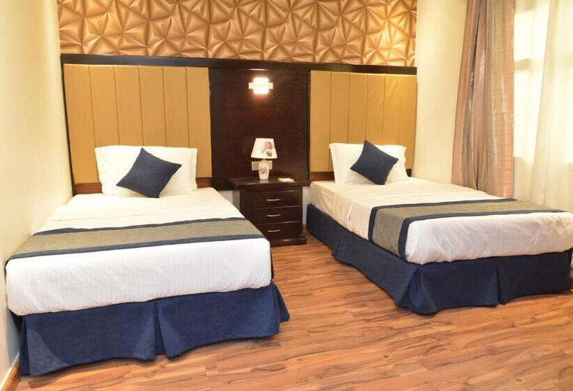 Номер Deluxe, Grandeur East