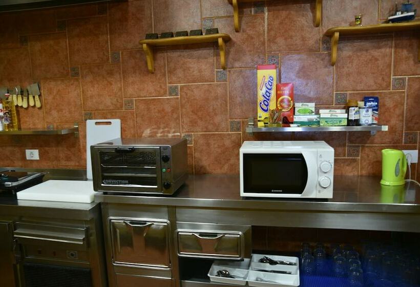 Номер Стандарт Индивидуальный Совместная Ванная, Hostal San Gines