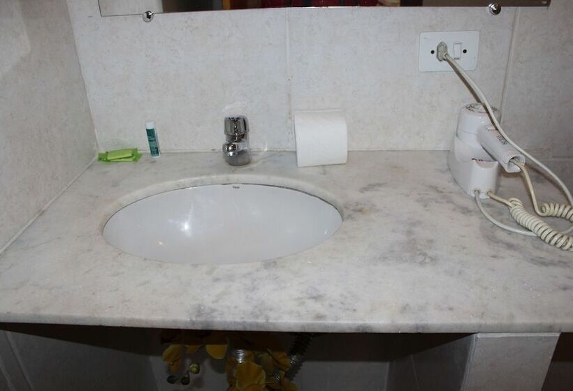 スタンダード4人部屋, Pousada Atalaia Capivari