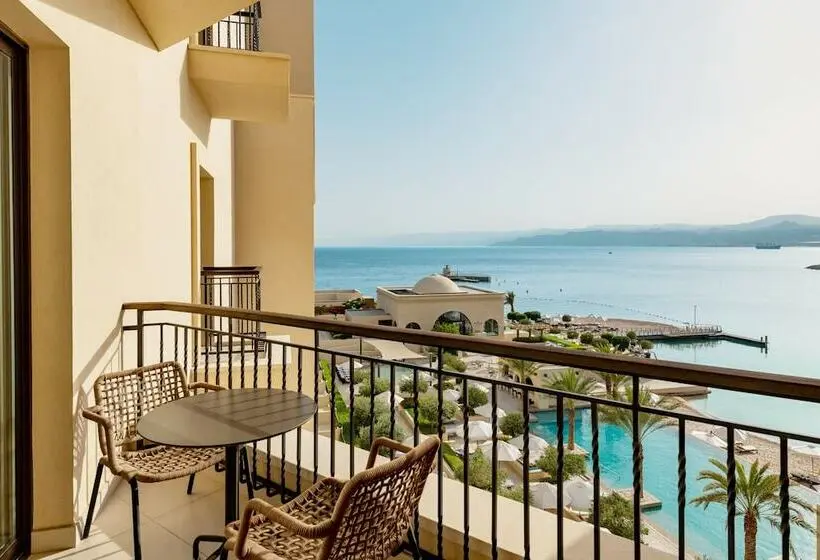 プールの見えるスーペリアルーム, Al Manara, A Luxury Collection Hotel, Aqaba