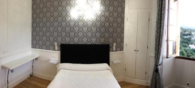 Номер Стандартный с Видом, A Spelunca